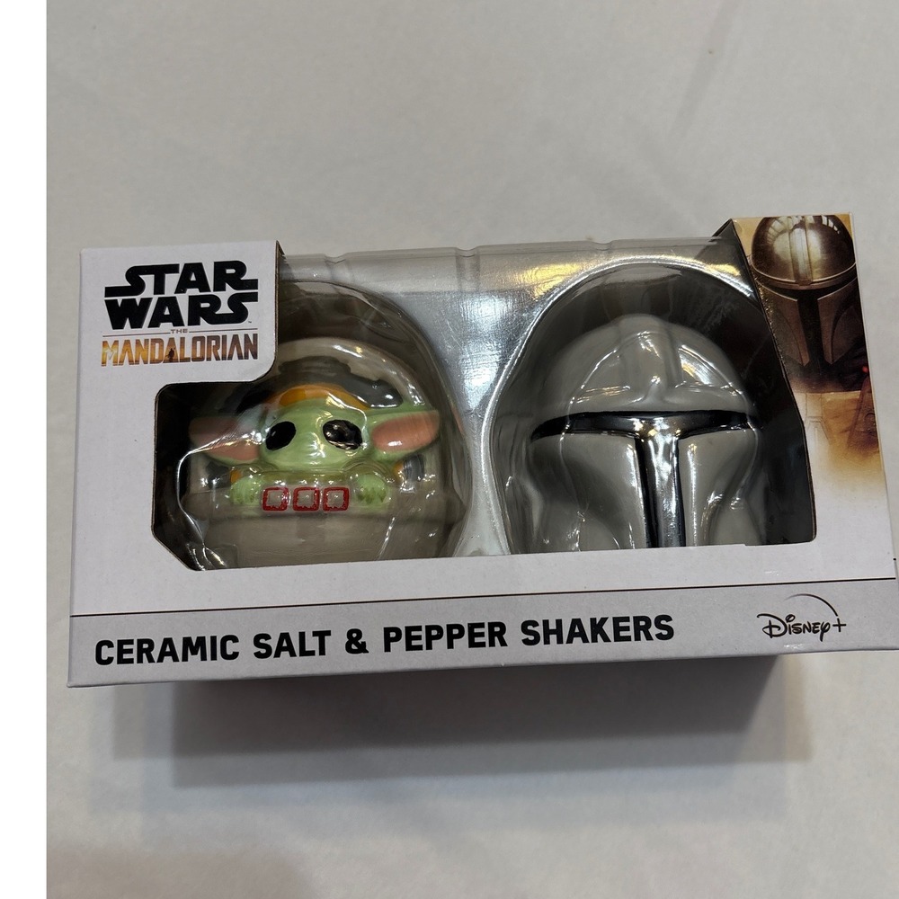Star Wars The Mandalorian Grogu & Mando Helmet Ceramic Salt & Pepper Shaker Set